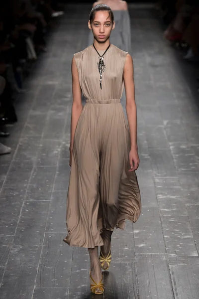 Look 34